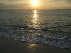 篠島サンサンビーチの朝日・・・美しい・・・